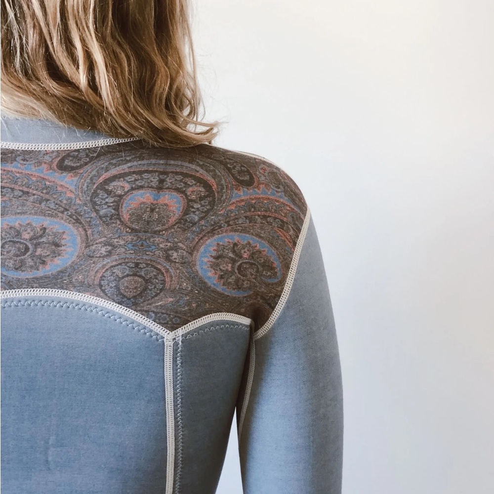 Resin Obsidian Rash Guard - Picture 4 of 9